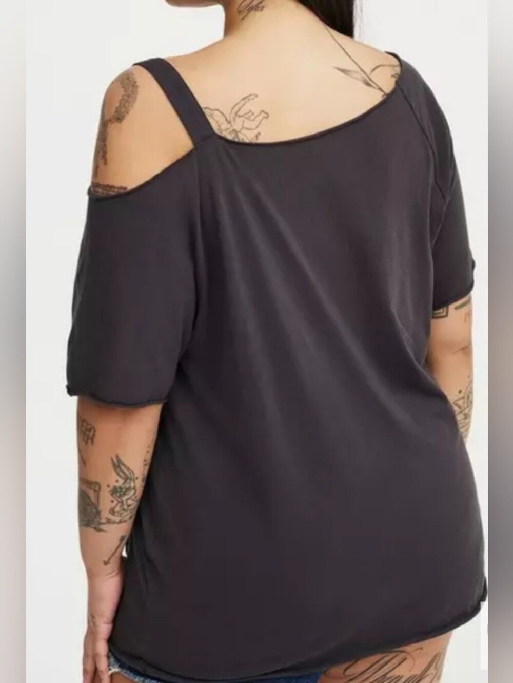 Torrid Black Cold-Shoulder Graphic Tee with Rose Motif - Picture 4 of 7